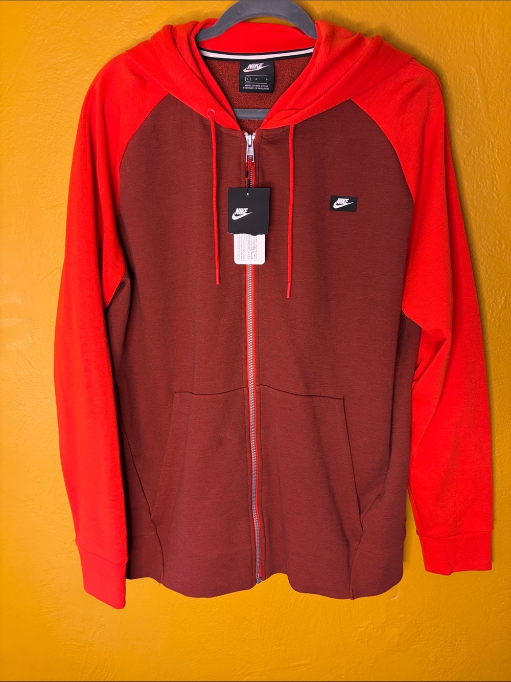 Nike Men’s Red and Burgundy Optic Zip-Up Hoodie NWT Large